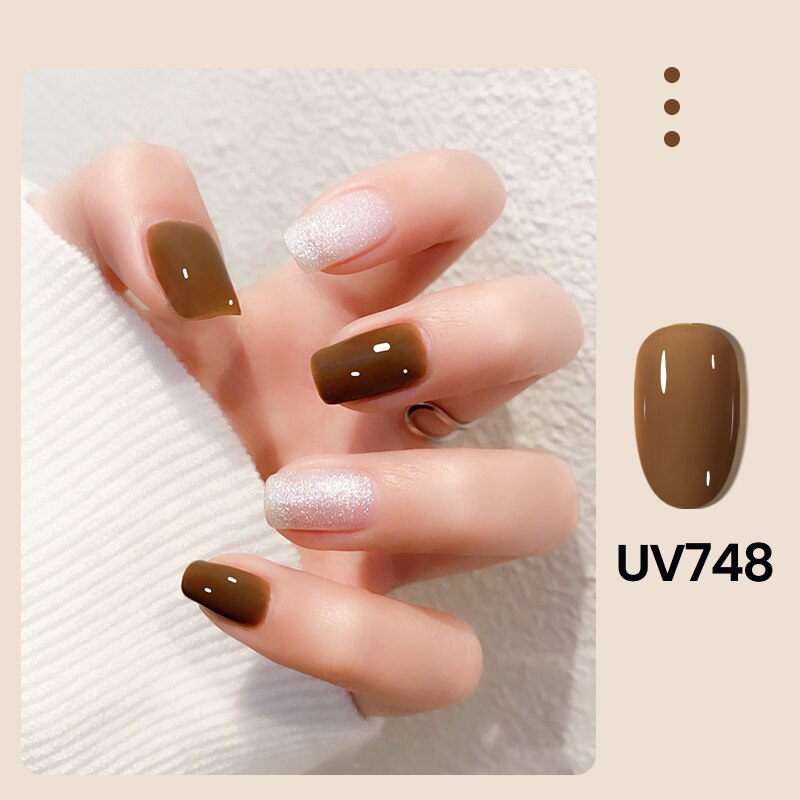 UV748
